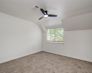 15309 Kingfield Drive - Photo Thumbnail 7