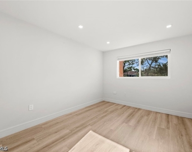 200 Turtle Lake Court - Photo Thumbnail 7