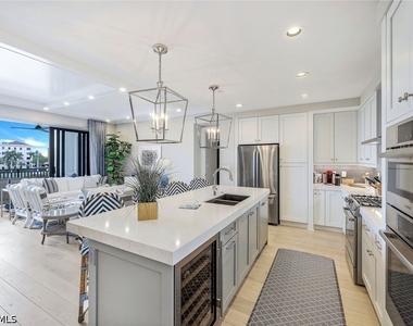 1135 3rd Avenue S - Photo Thumbnail 4
