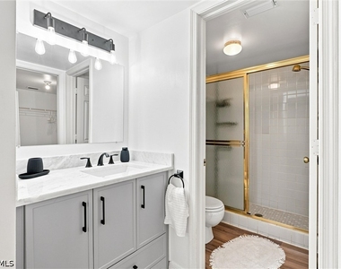 3062 Sandpiper Bay Circle - Photo Thumbnail 19