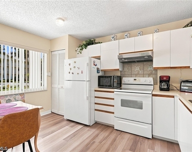3062 Sandpiper Bay Circle - Photo Thumbnail 11