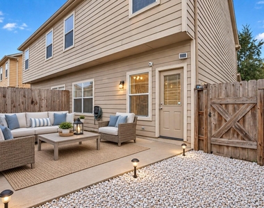 23815 Pebworth Place - Photo Thumbnail 15