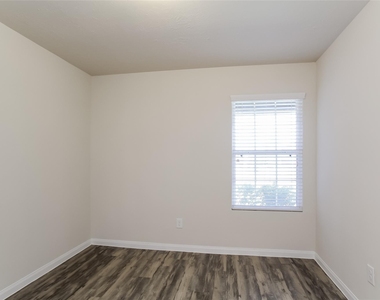 24215 Taranto Creek Court - Photo Thumbnail 5
