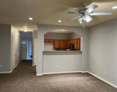 7915 Sealey Street - Photo Thumbnail 5