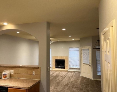 7915 Sealey Street - Photo Thumbnail 4