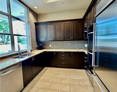 9115 Strada Place - Photo Thumbnail 22