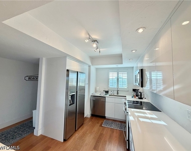 12945 Vanderbilt Drive - Photo Thumbnail 11