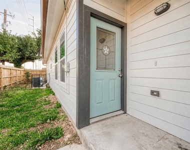 336 De Haven Street - Photo Thumbnail 24