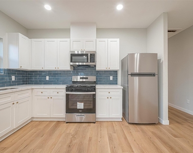 336 De Haven Street - Photo Thumbnail 7