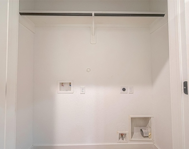 336 De Haven Street - Photo Thumbnail 23