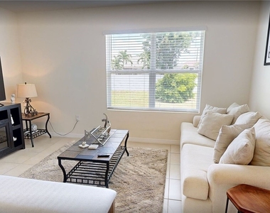 513 Nelson Road N - Photo Thumbnail 8