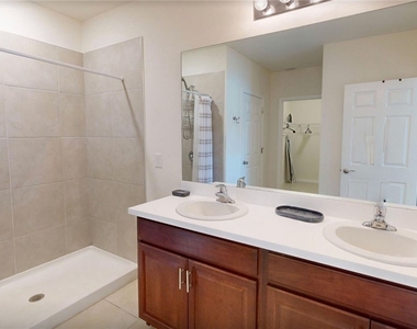 513 Nelson Road N - Photo Thumbnail 11