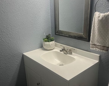 12151 Sharpview Drive - Photo Thumbnail 3