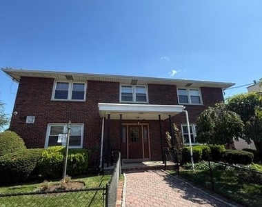 718-720 Stuyvesant - Photo Thumbnail 2