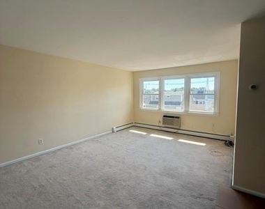 718-720 Stuyvesant - Photo Thumbnail 6