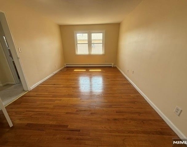 718-720 Stuyvesant - Photo Thumbnail 5