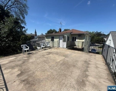 62 Brookline - Photo Thumbnail 11