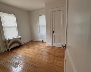 423 Closter Dock - Photo Thumbnail 8