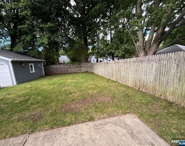 423 Closter Dock - Photo Thumbnail 13