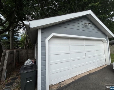 423 Closter Dock - Photo Thumbnail 14