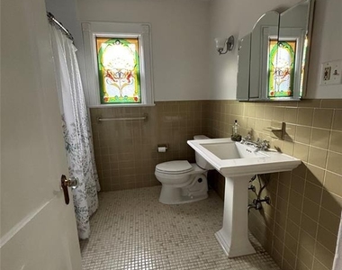 423 Closter Dock - Photo Thumbnail 7