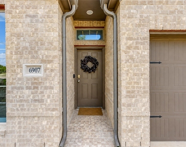 6907 Myrtle Drive - Photo Thumbnail 2