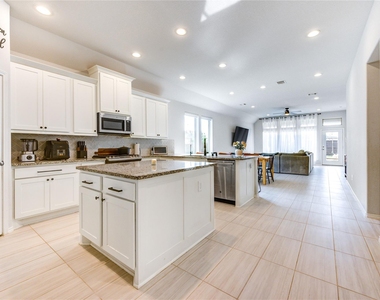 6907 Myrtle Drive - Photo Thumbnail 6