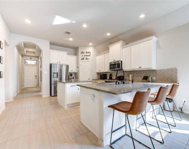 6907 Myrtle Drive - Photo Thumbnail 7