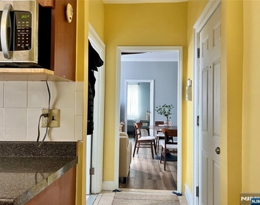 7812 Hudson - Photo Thumbnail 3