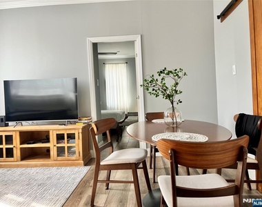 7812 Hudson - Photo Thumbnail 9
