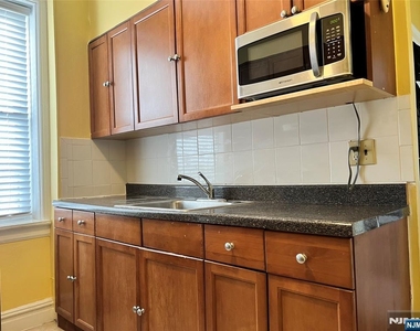 7812 Hudson - Photo Thumbnail 5