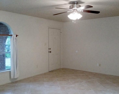 240 N Forest Drive - Photo Thumbnail 7