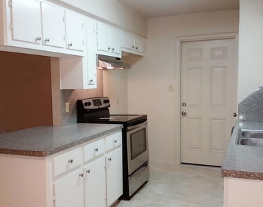 240 N Forest Drive - Photo Thumbnail 12