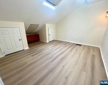 246 Mulberry - Photo Thumbnail 7
