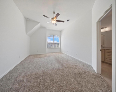 1615 Rustling Creek Drive - Photo Thumbnail 10