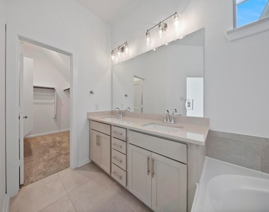 1615 Rustling Creek Drive - Photo Thumbnail 12