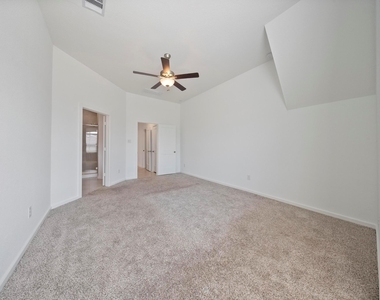 1615 Rustling Creek Drive - Photo Thumbnail 11