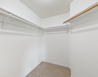7312 Seawall Boulevard - Photo Thumbnail 16