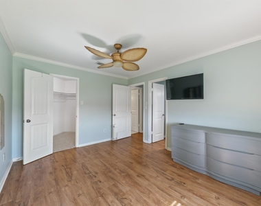 7312 Seawall Boulevard - Photo Thumbnail 14