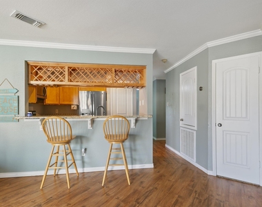 7312 Seawall Boulevard - Photo Thumbnail 8