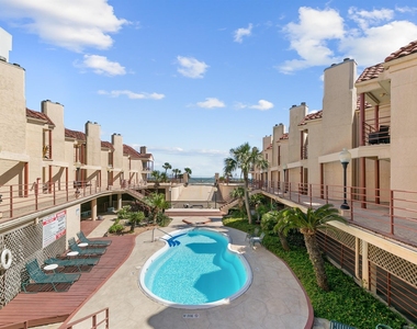 7312 Seawall Boulevard - Photo Thumbnail 23