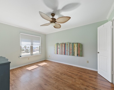 7312 Seawall Boulevard - Photo Thumbnail 13