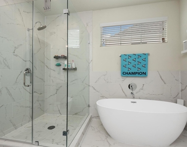 2124 Francis Street - Photo Thumbnail 13