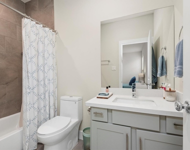 2124 Francis Street - Photo Thumbnail 17