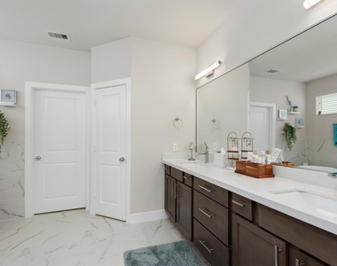 2124 Francis Street - Photo Thumbnail 12