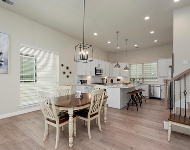 2124 Francis Street - Photo Thumbnail 4