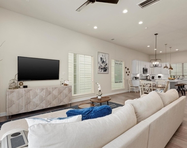 2124 Francis Street - Photo Thumbnail 2