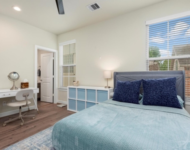 2124 Francis Street - Photo Thumbnail 15