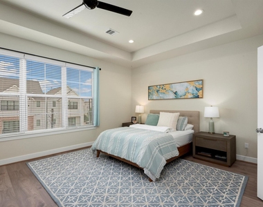 2124 Francis Street - Photo Thumbnail 10