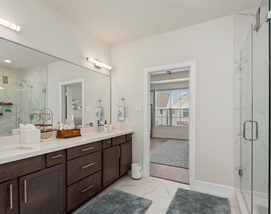 2124 Francis Street - Photo Thumbnail 14